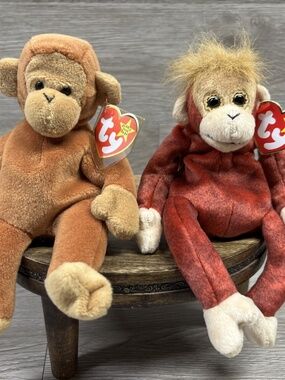 VTG TY Beanie Baby Monkeys Schweetheart and Bongo Retired Pellets